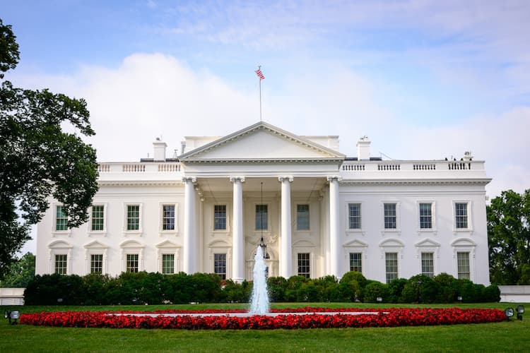 Trump licenzia la segretaria al Lavoro Chavez-DeRemer