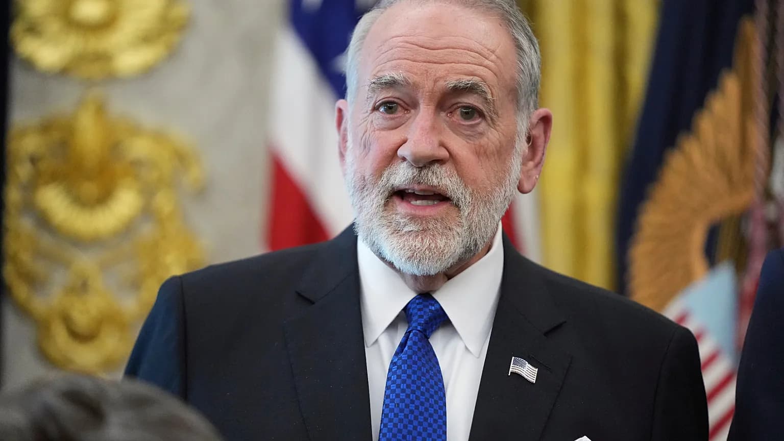Huckabee critica l'assedio dei coloni in Cisgiordania: «È un atto di terrorismo»