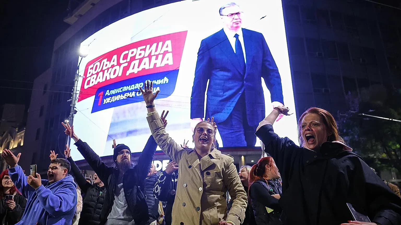 Serbia, cambiamento epocale alle elezioni: vince la lista degli studenti, Vučić riconosce la sconfitta