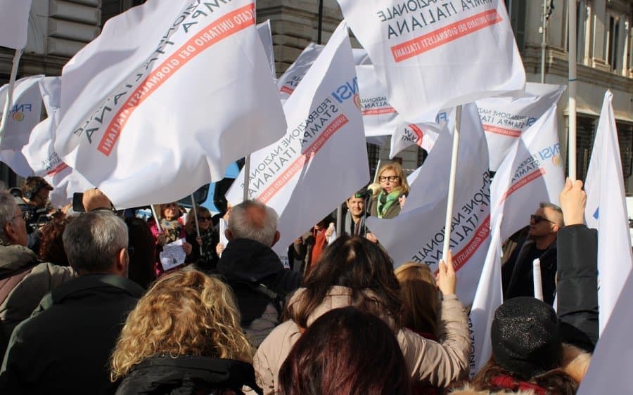 Giornalisti in sciopero per il contratto: “Dieci anni senza rinnovo, ora basta”