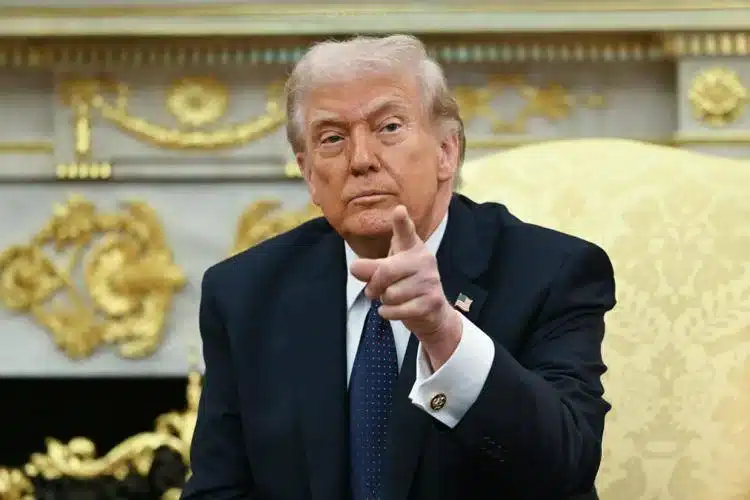 Trump e il piano segreto contro l’Iran: armi agli insorti e accuse ai curdi